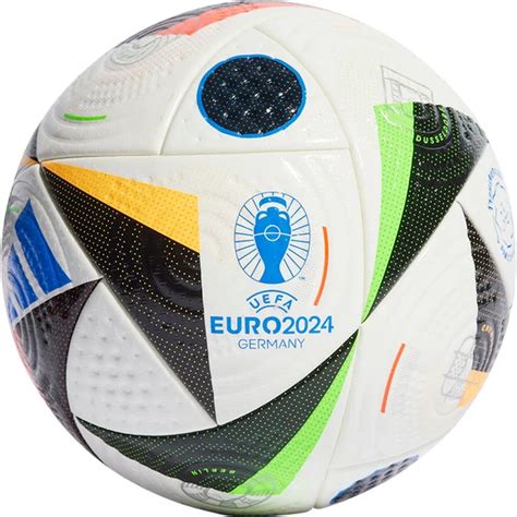 adidas ek bal voetbal sdadion|Dit is Fussballliebe, de wedstrijdbal op het EK 2024.